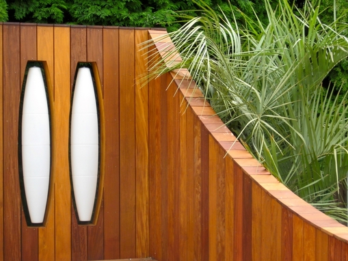 A contemporary Essex garden (click to view)